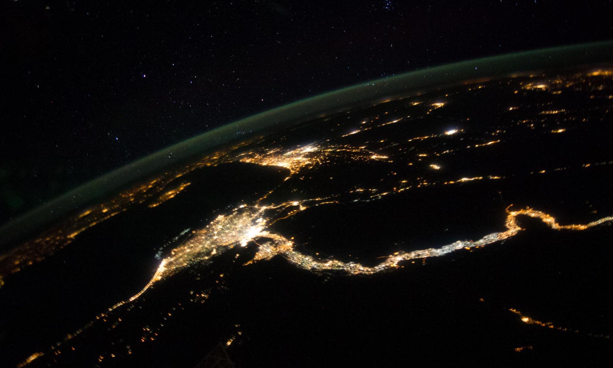 Река Нил ночью из космоса